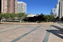 18. Plaza