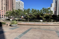 19. Plaza