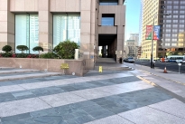21. Plaza