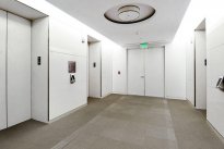 32. Suite 700