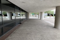 18. Plaza