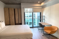 28. Room 832