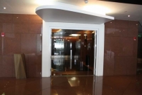 13. Lobby