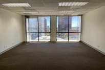 93. Suite 860