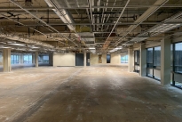 25. Suite 100