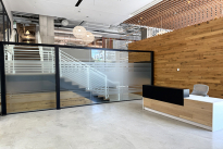 33. Suite 100
