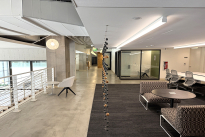 93. Suite 100