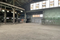75. Interior