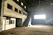 77. Interior