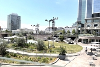 87. Plaza
