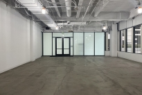32. Suite 100
