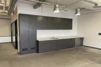 27. Suite 208
