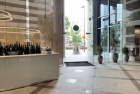 32. Lobby