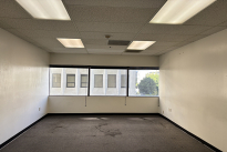 27. Suite 208