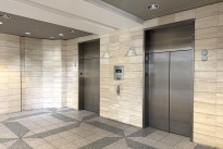 28. Lobby