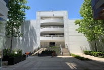 18. Plaza