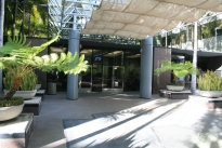 18. Plaza