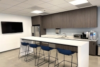 195. Suite 685
