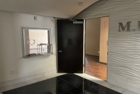 85. Suite 900