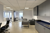 97. Suite 810