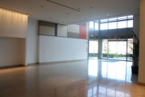 28. Lobby