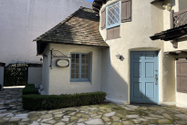 127. Bungalows