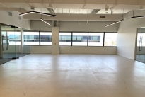102. 635 Suite 300 Bldg..