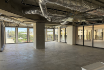 173. 225 Bldg. Suite M220