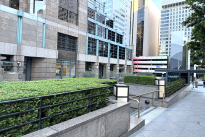 21. Plaza