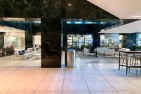 32. Plaza