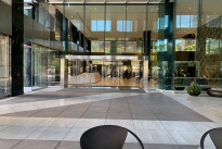 21. Plaza