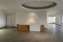82. Suite 700