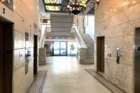 21. Lobby