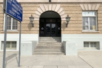 27. Exterior