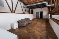 32. Loft