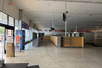 10. Interior 