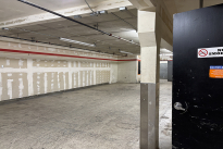 25. Interior 
