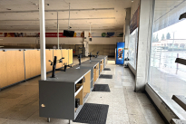 8. Interior 