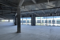 263. 21215 Burbank 5th Fl