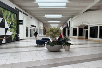 32. Interior Mall 