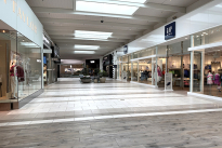 36. Interior Mall 