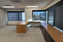 80. Suite 750