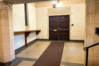 21. Foyer
