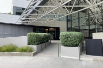 33. Exterior
