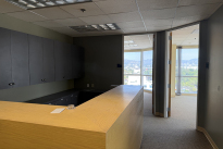 82. Suite 900