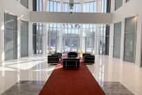 28. Lobby