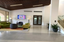 33. Lobby