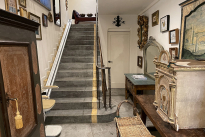 2252 W Washington