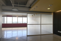 100. Suite 900