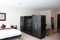 32. Suite 413